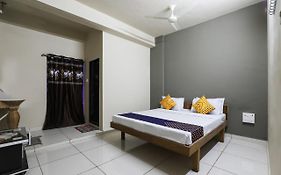 Raj Khodal Hotel Gondal 3*